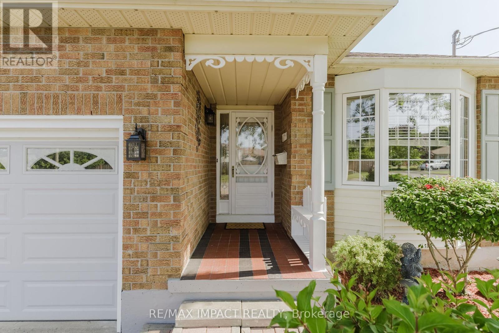 Property at 799 DAINTRY CRESCENT image 5