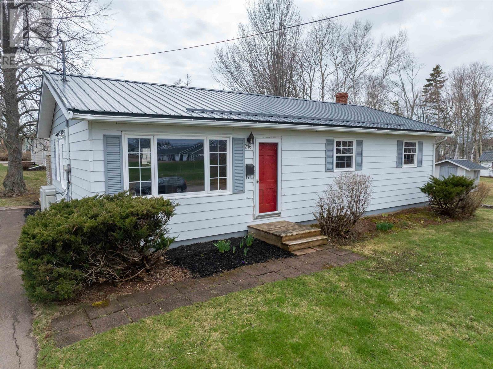 216 Stratford Road, Stratford, Prince Edward Island  C1B 1H5 - Photo 2 - 202504766