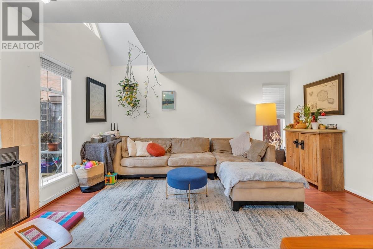 Property at 3060 W 8TH AVENUE image 4