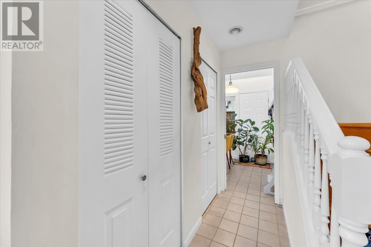 Listing Picture 15 of 27 : 3060 W 8TH AVENUE, Vancouver / 溫哥華 - 魯藝地產 Yvonne Lu Group - MLS Medallion Club Member