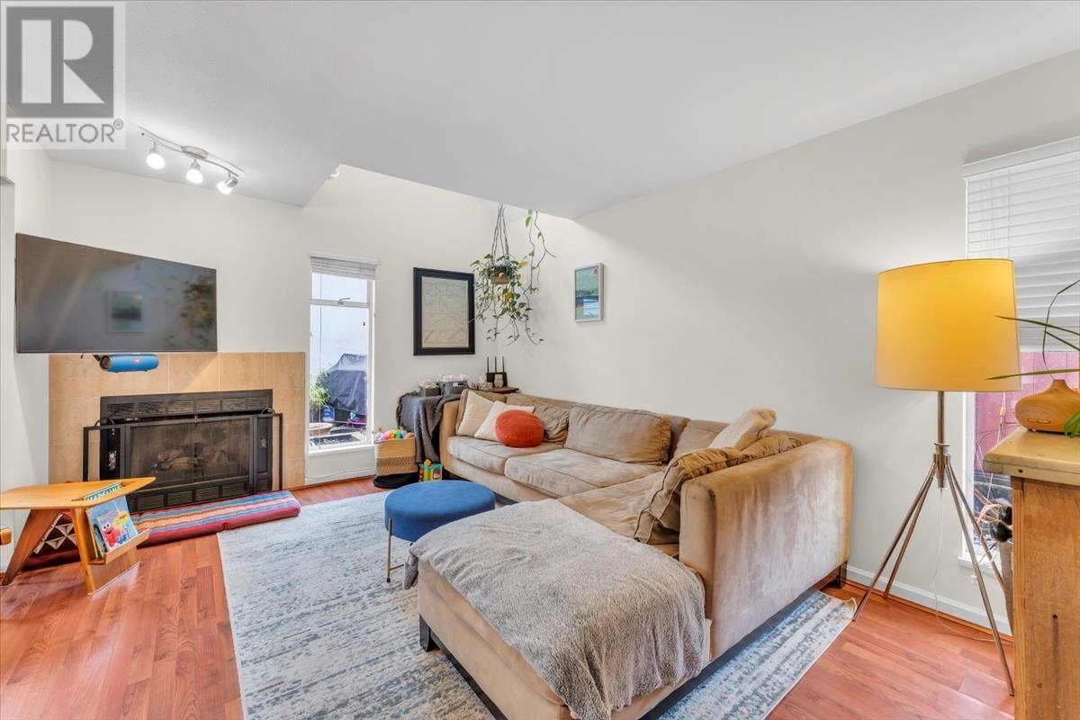Property at 3060 W 8TH AVENUE image 3
