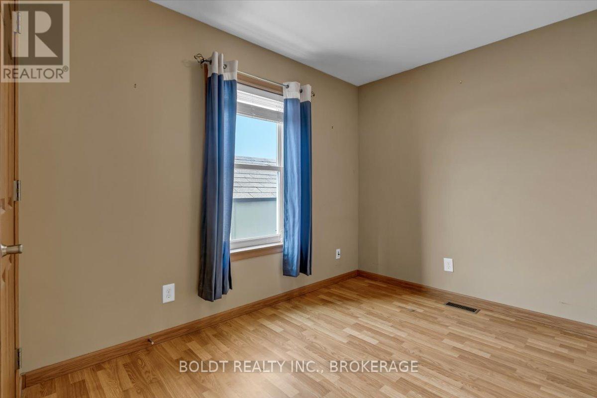 659 Port Maitland Road, Haldimand, Ontario  N1A 2W6 - Photo 11 - X12108241