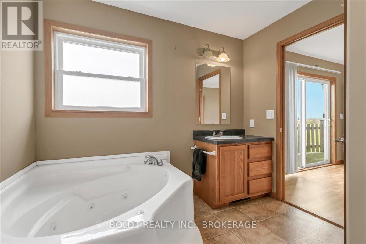 659 Port Maitland Road, Haldimand, Ontario  N1A 2W6 - Photo 20 - X12108241