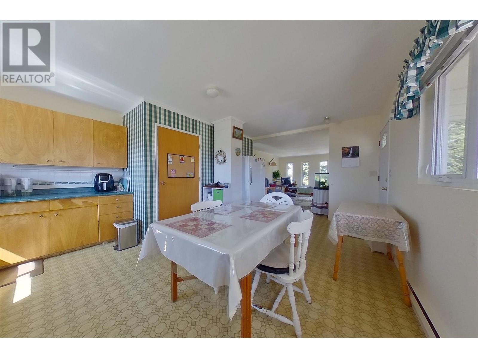 2813 3 Highway, Creston, British Columbia  V0B 1G1 - Photo 3 - 10337648