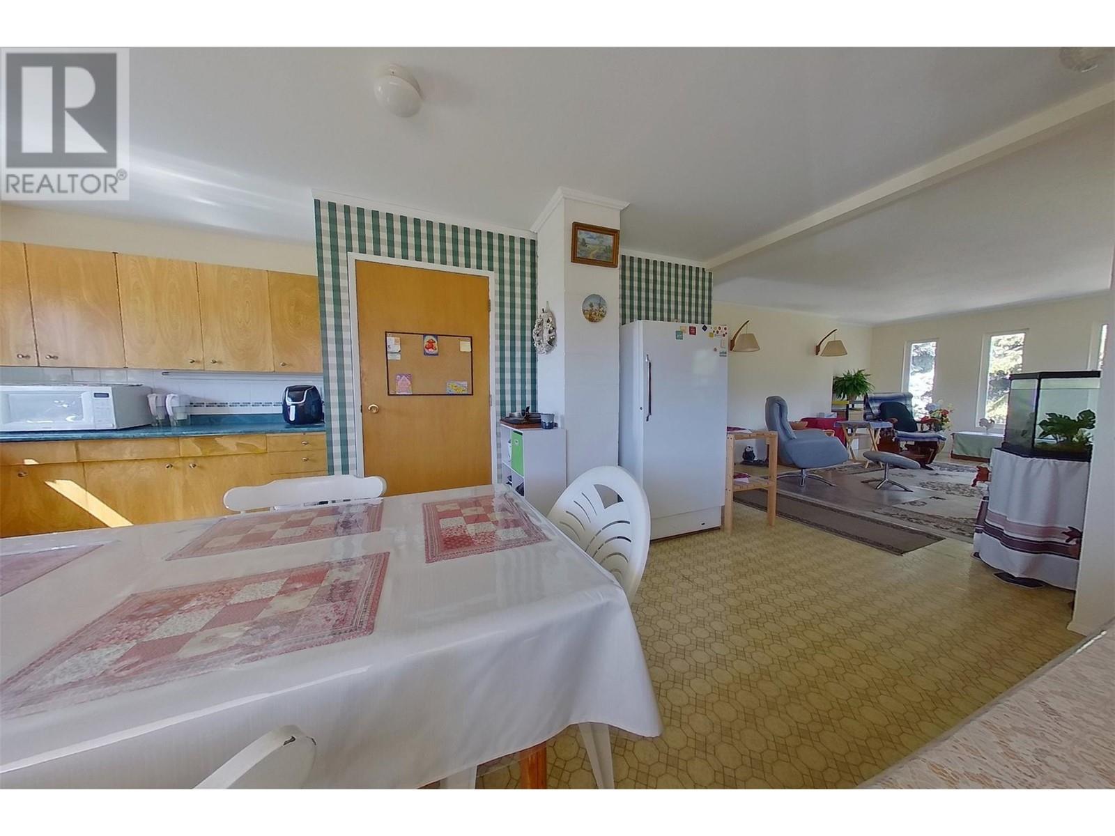2813 3 Highway, Creston, British Columbia  V0B 1G1 - Photo 6 - 10337648