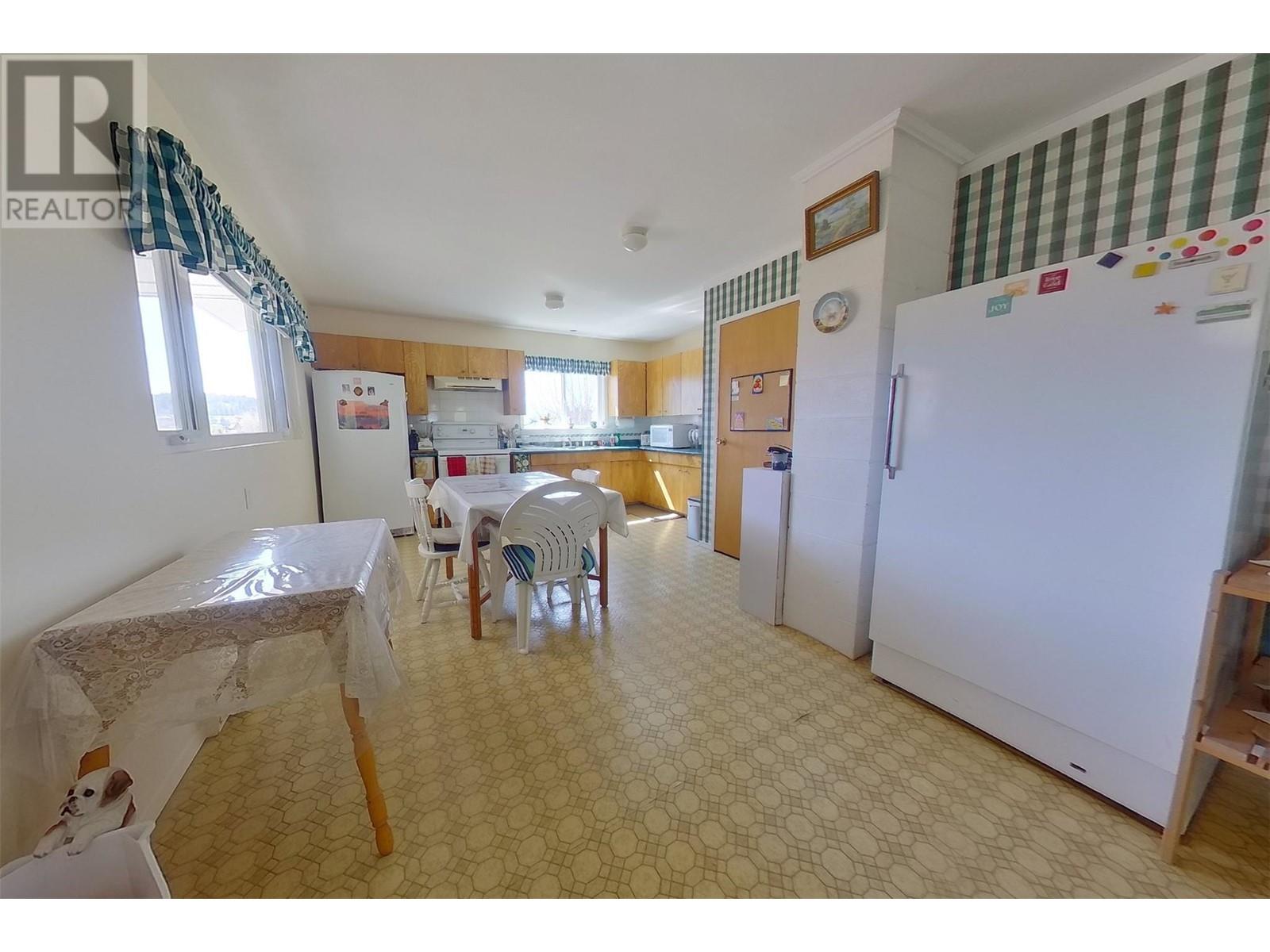 2813 3 Highway, Creston, British Columbia  V0B 1G1 - Photo 7 - 10337648