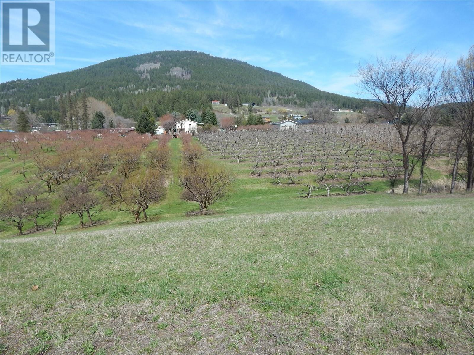 2813 3 Highway, Creston, British Columbia  V0B 1G1 - Photo 1 - 10337648