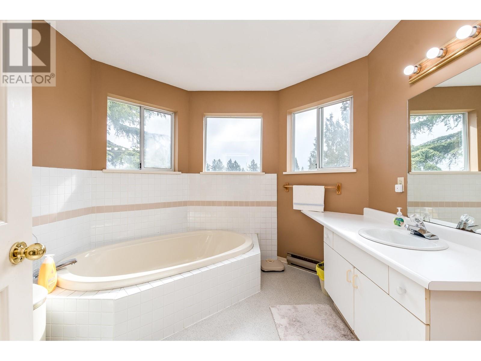 133 Warrick Street, Coquitlam, British Columbia  V3K 5L3 - Photo 12 - R2974125