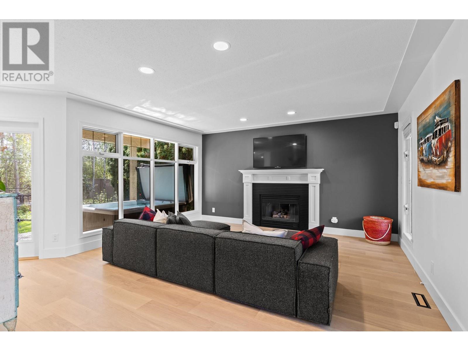 Property at 471 Cascia Drive image 1