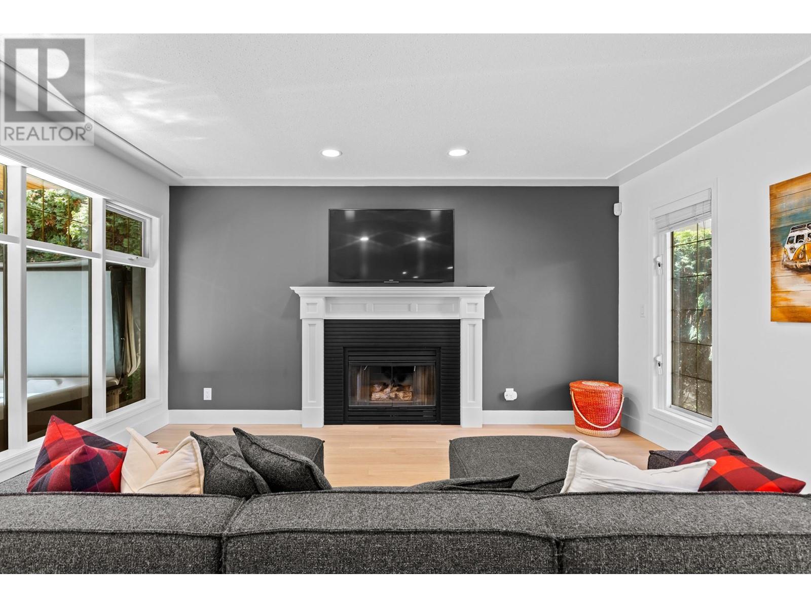 Property at 471 Cascia Drive image 2