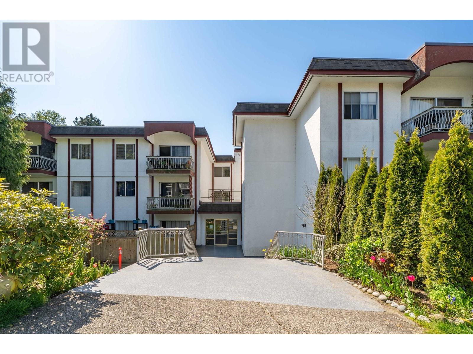 113 135 W 21st Street, North Vancouver, British Columbia  V7M 1Z2 - Photo 2 - R2994880