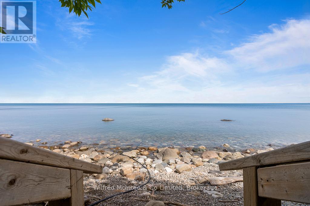 639 Bruce Road 13, Native Leased Lands, Ontario  N0H 2L0 - Photo 16 - X12108233