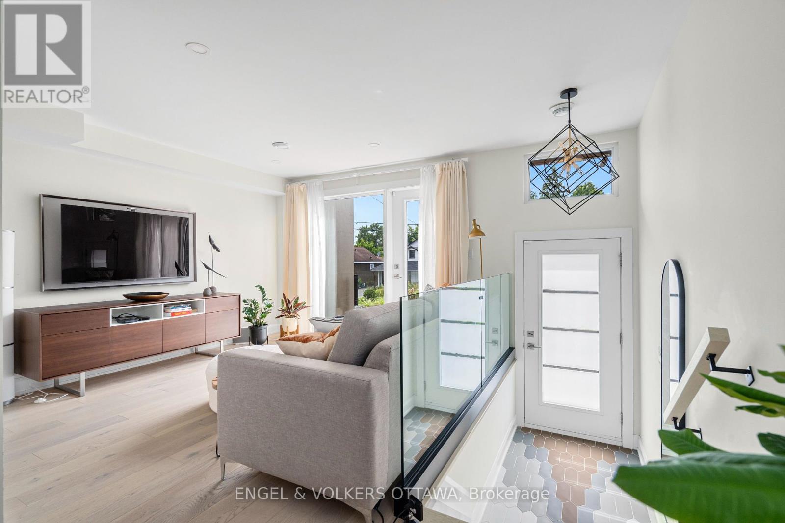 Property at 527 BROADHEAD AVENUE image 5