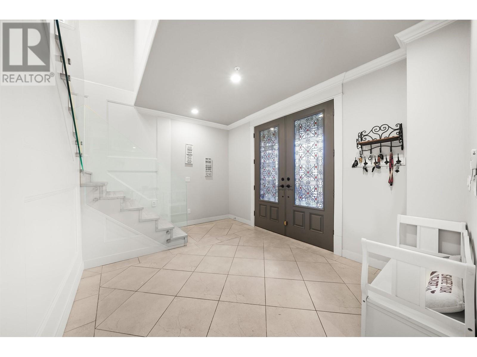 Property at 1768 LAURIER AVENUE image 3