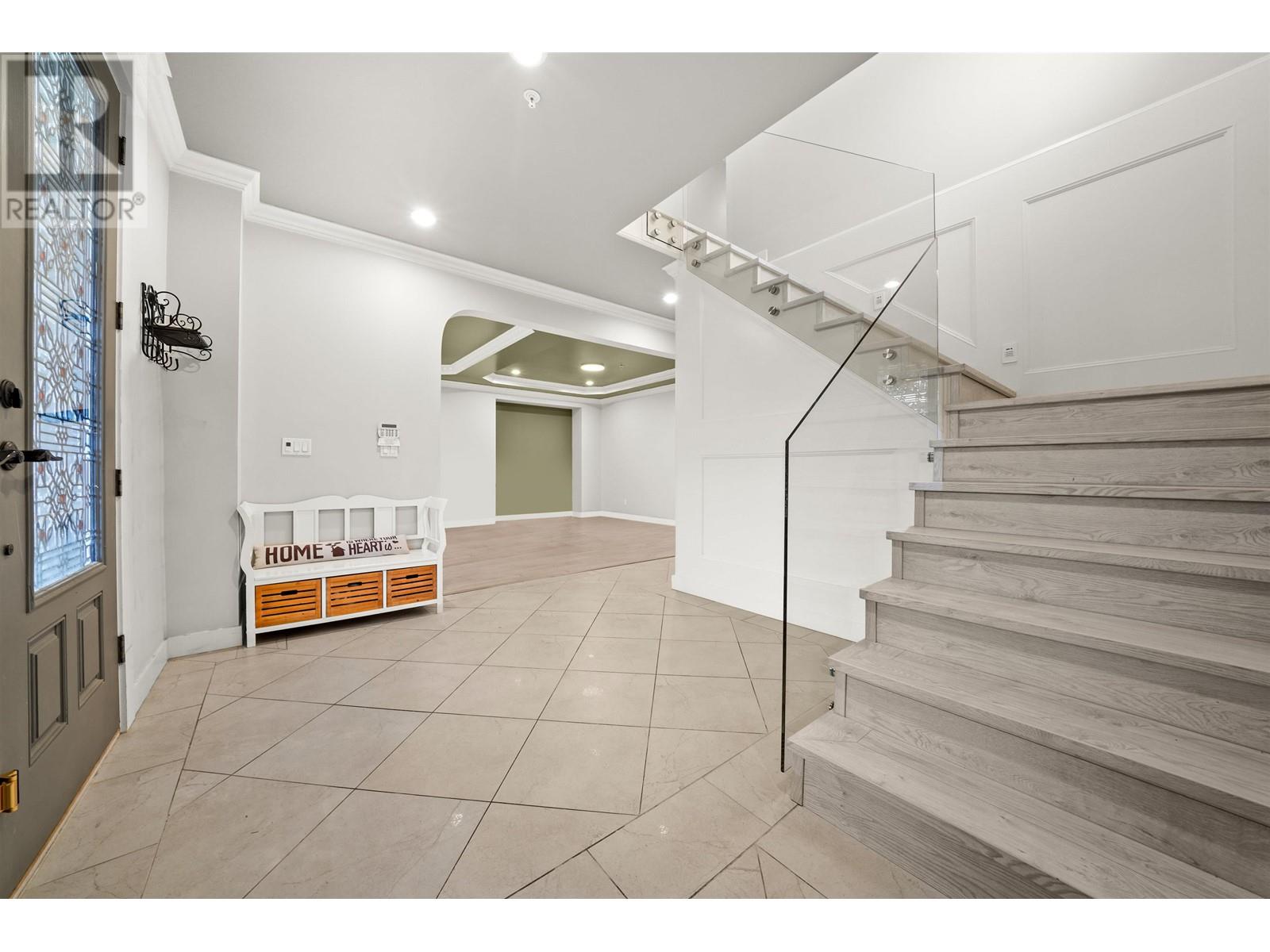 Property at 1768 LAURIER AVENUE image 2