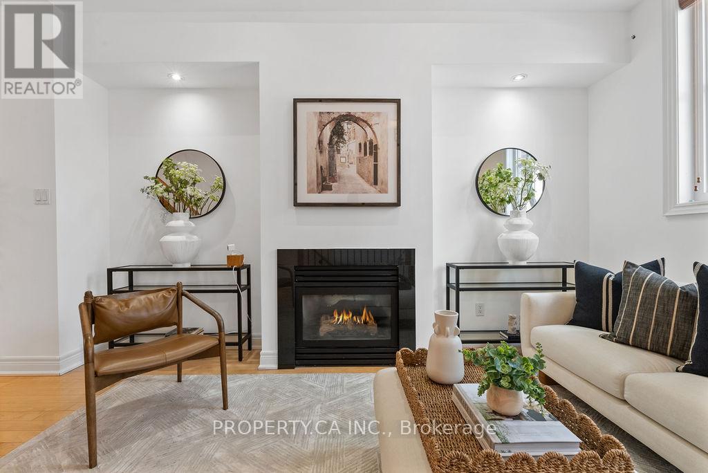 Property at 182 MCCAUL STREET image 3