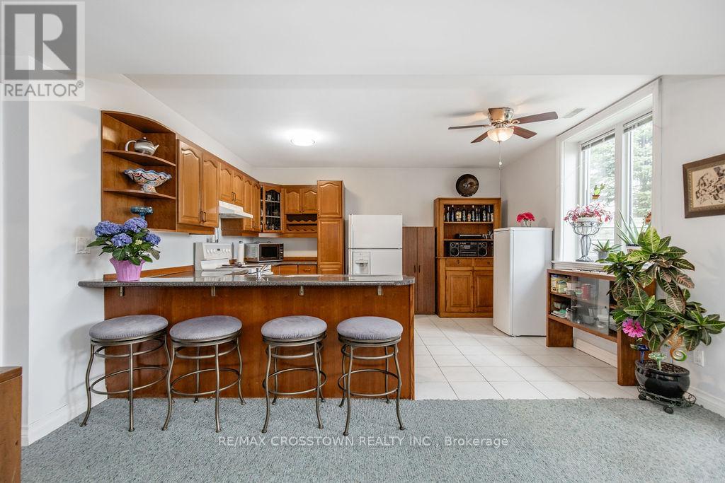 665 Lakelands Avenue, Innisfil, Ontario  L9S 4E5 - Photo 32 - N12108219