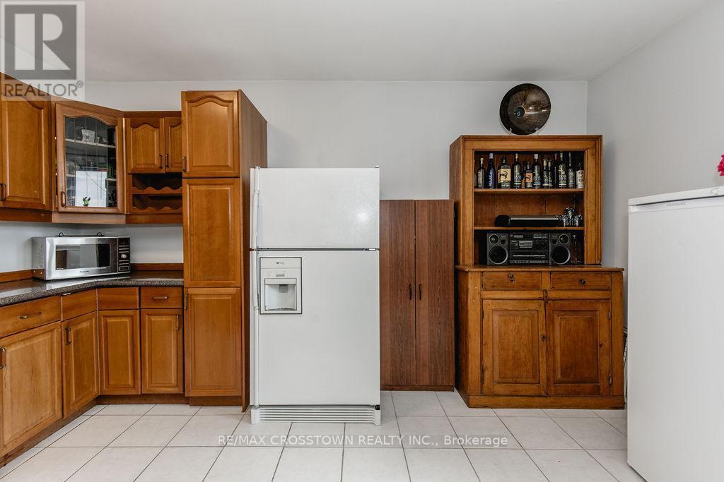 665 Lakelands Avenue, Innisfil, Ontario  L9S 4E5 - Photo 34 - N12108219