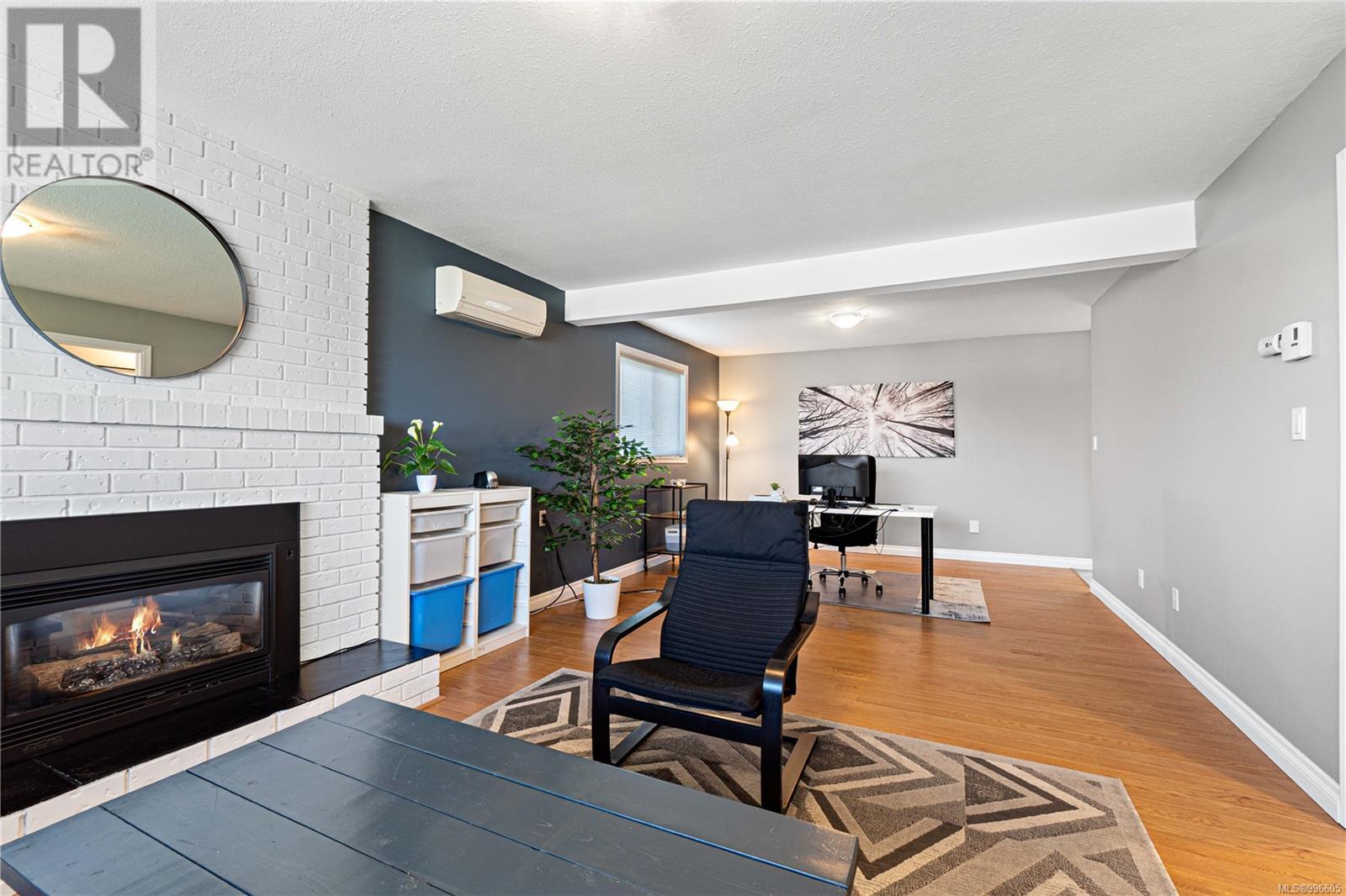 Property at 5173 Colony Park Pl image 2