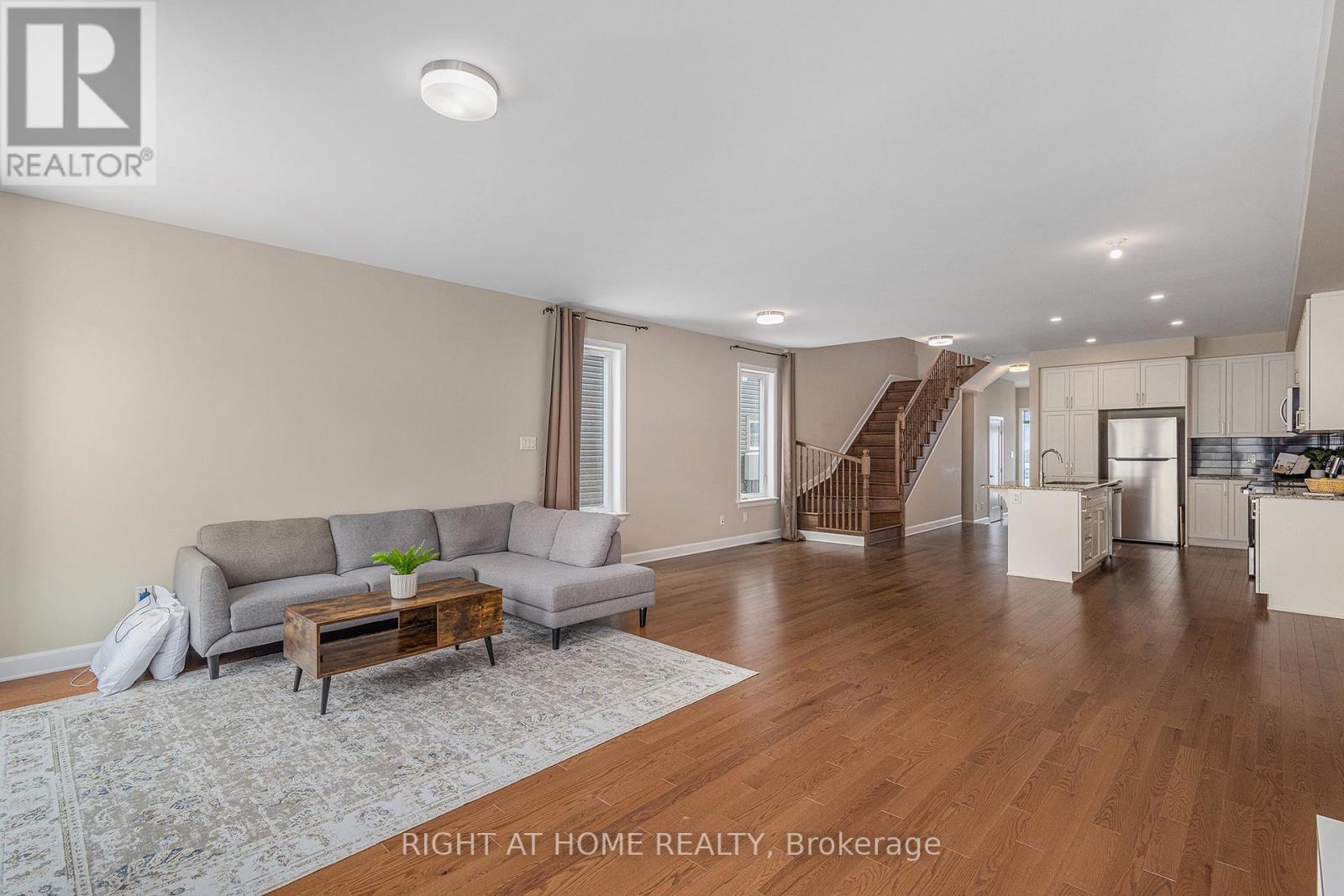 907 Orvieto Way, Ottawa, Ontario  K2S 2L1 - Photo 13 - X12101183