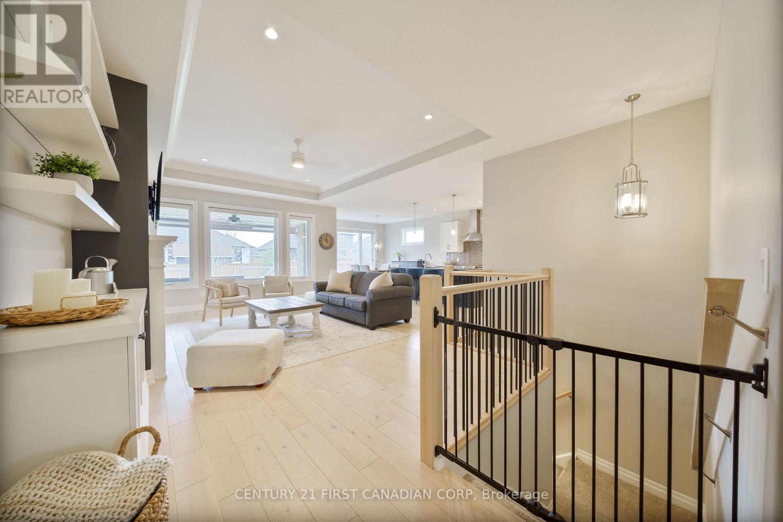 Photo 5 of 43 for 2152 Lockwood Crescent