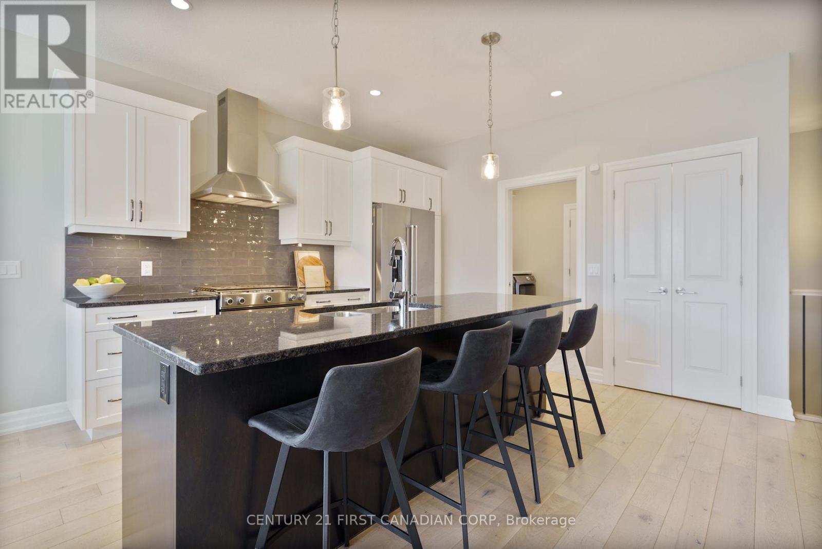 Photo 8 of 43 for 2152 Lockwood Crescent