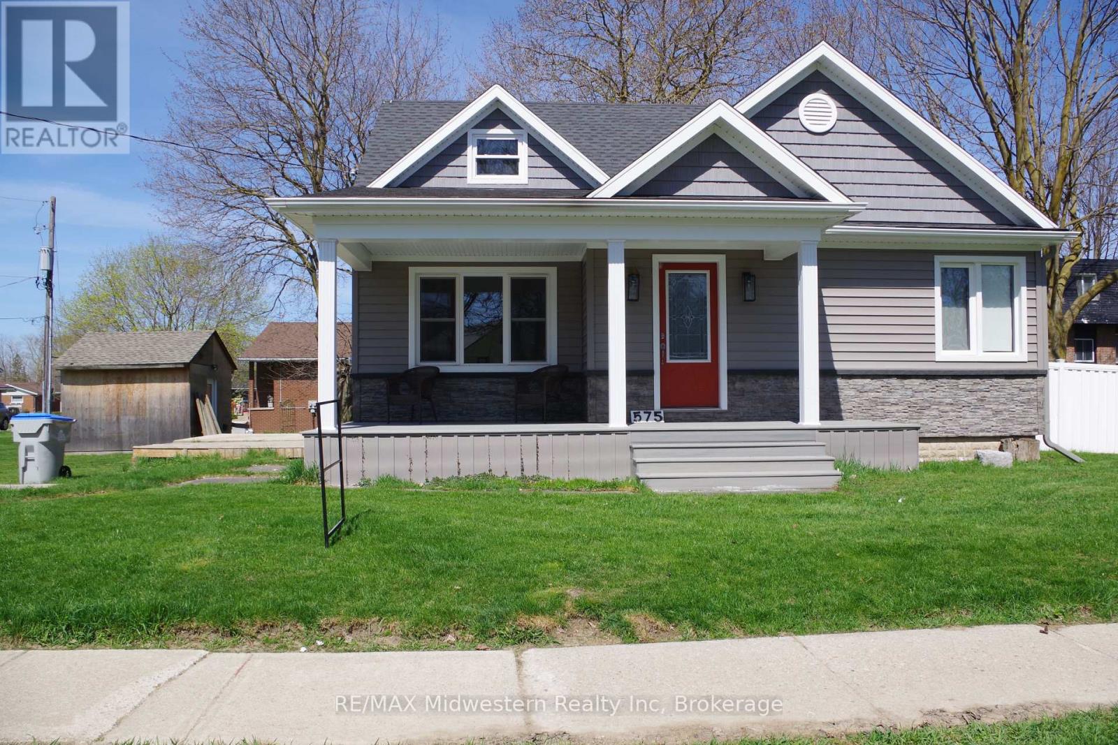 575 Barber Avenue N, North Perth, Ontario  N4W 1S4 - Photo 2 - X11892590