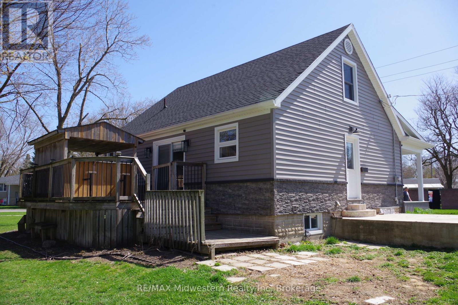 575 Barber Avenue N, North Perth, Ontario  N4W 1S4 - Photo 5 - X11892590