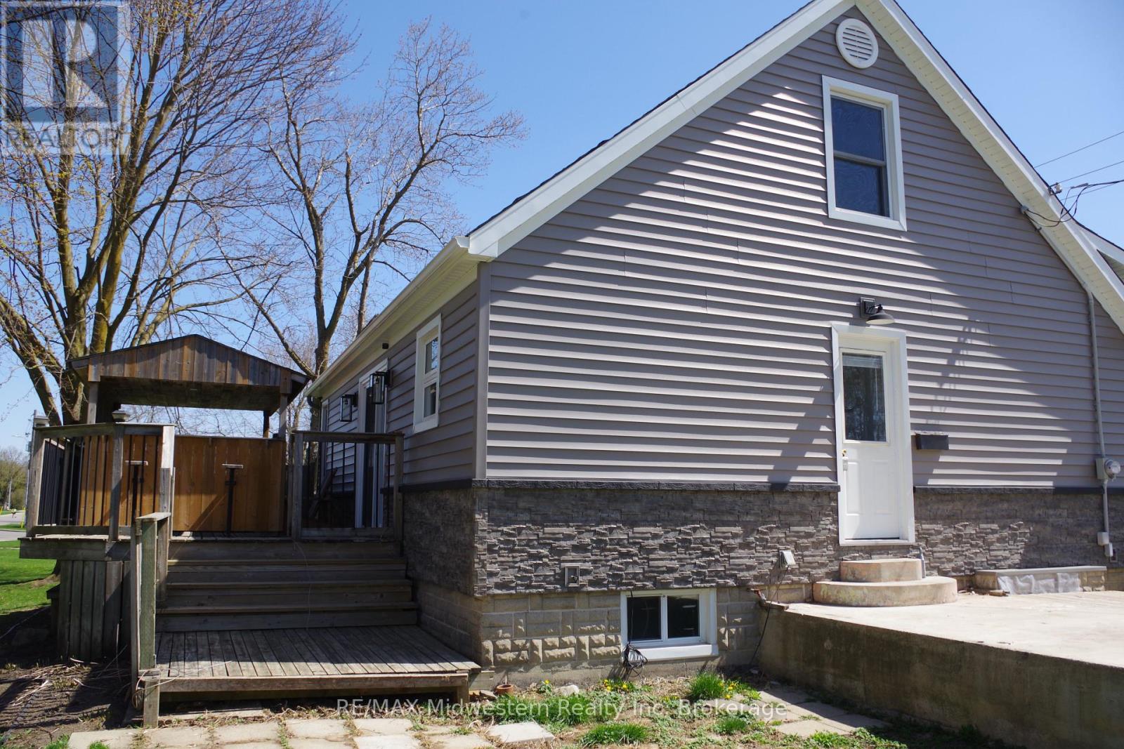 575 Barber Avenue N, North Perth, Ontario  N4W 1S4 - Photo 4 - X11892590