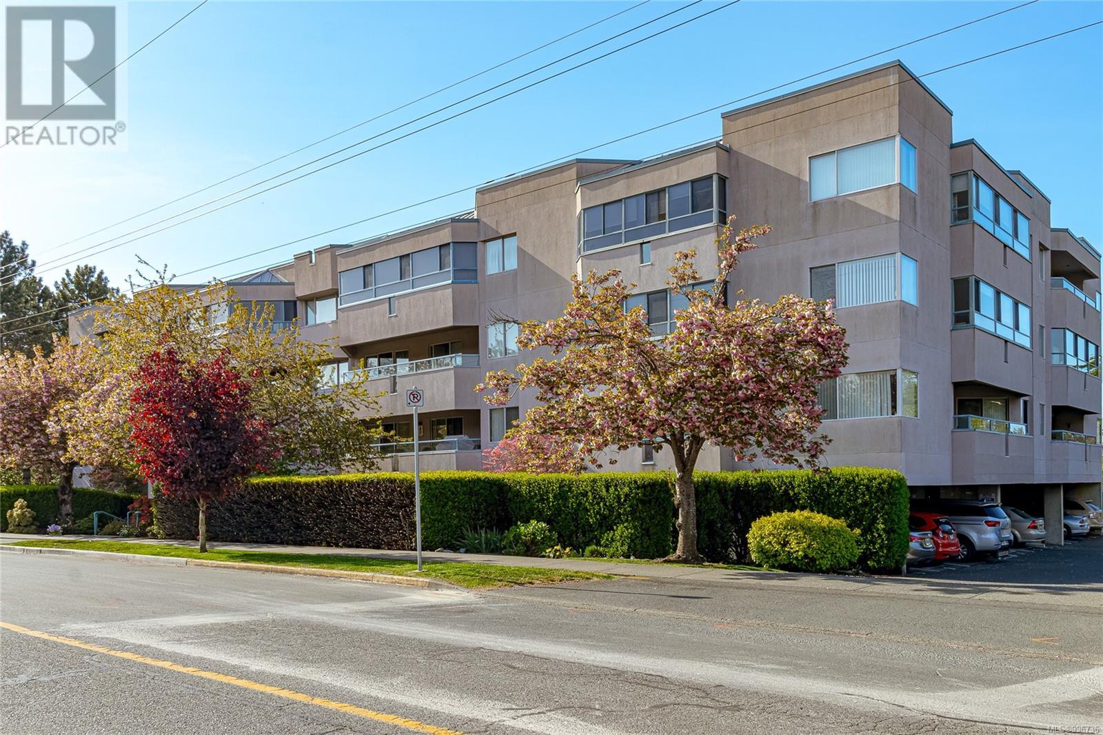210 1100 Union Rd, Saanich, British Columbia  V8P 2J3 - Photo 1 - 996736