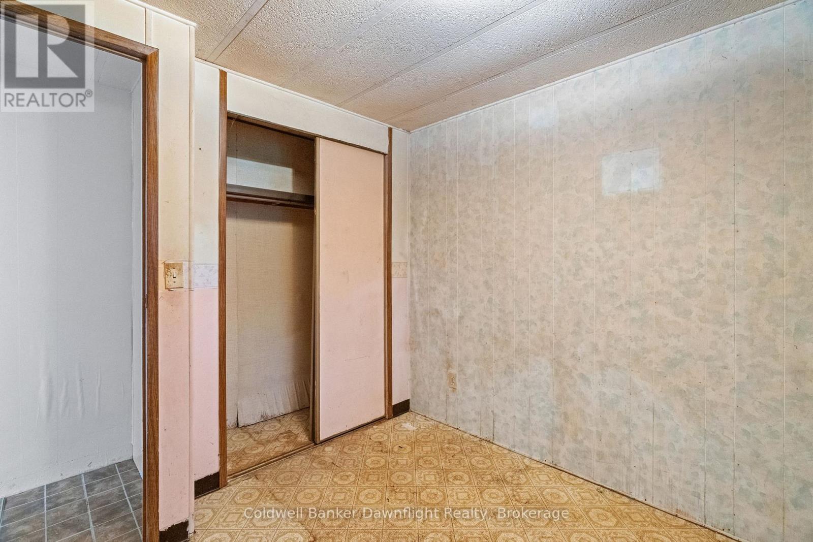 215 Prince Alfred Street, South Huron, Ontario  N0M 1K0 - Photo 16 - X12108371