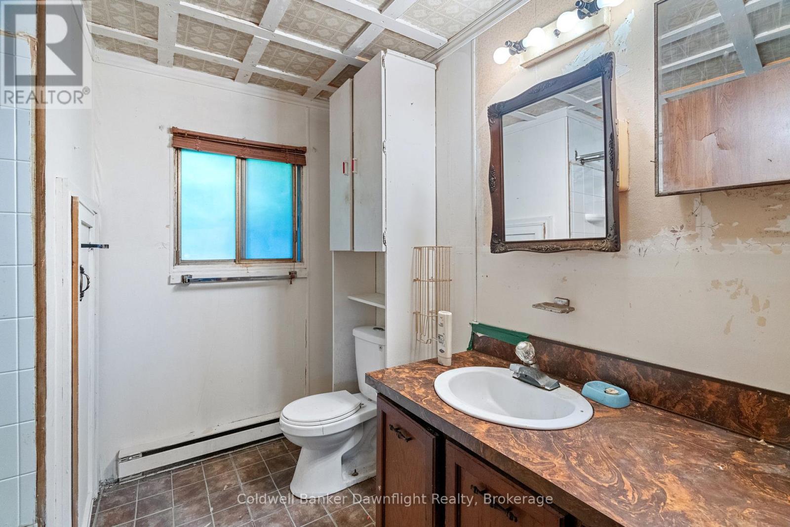 215 Prince Alfred Street, South Huron, Ontario  N0M 1K0 - Photo 17 - X12108371