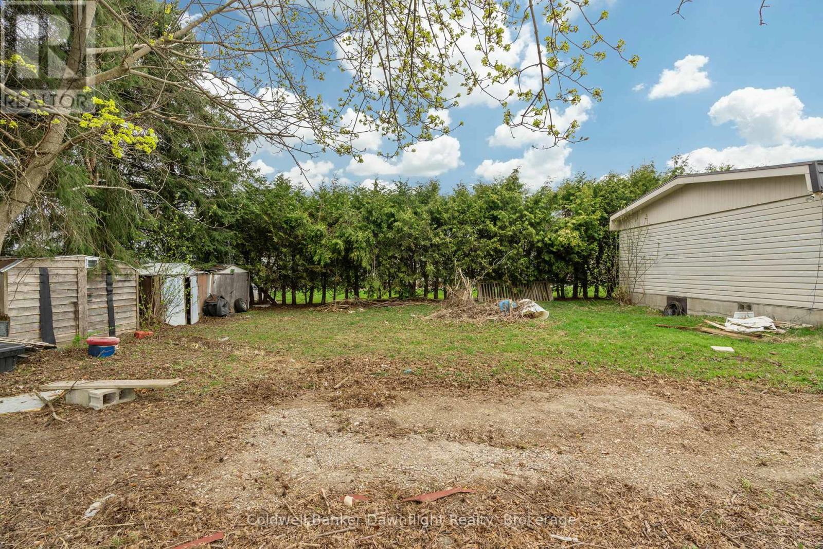 215 Prince Alfred Street, South Huron, Ontario  N0M 1K0 - Photo 25 - X12108371