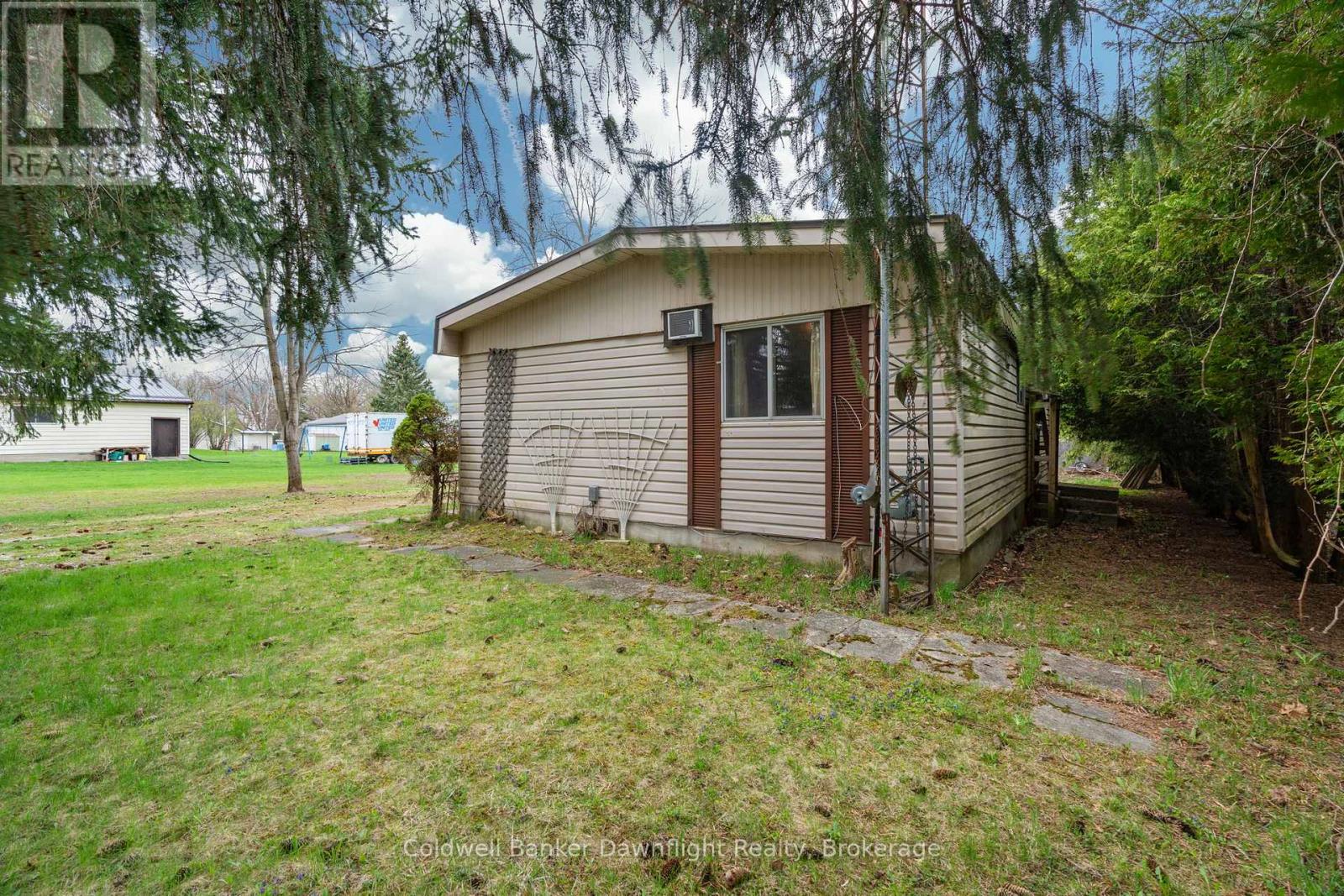215 Prince Alfred Street, South Huron, Ontario  N0M 1K0 - Photo 3 - X12108371