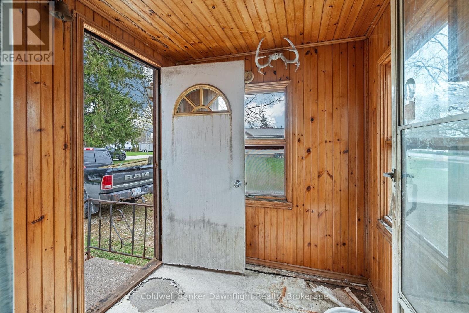 215 Prince Alfred Street, South Huron, Ontario  N0M 1K0 - Photo 4 - X12108371