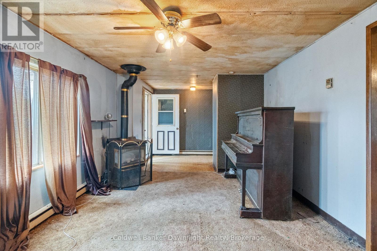 215 Prince Alfred Street, South Huron, Ontario  N0M 1K0 - Photo 6 - X12108371