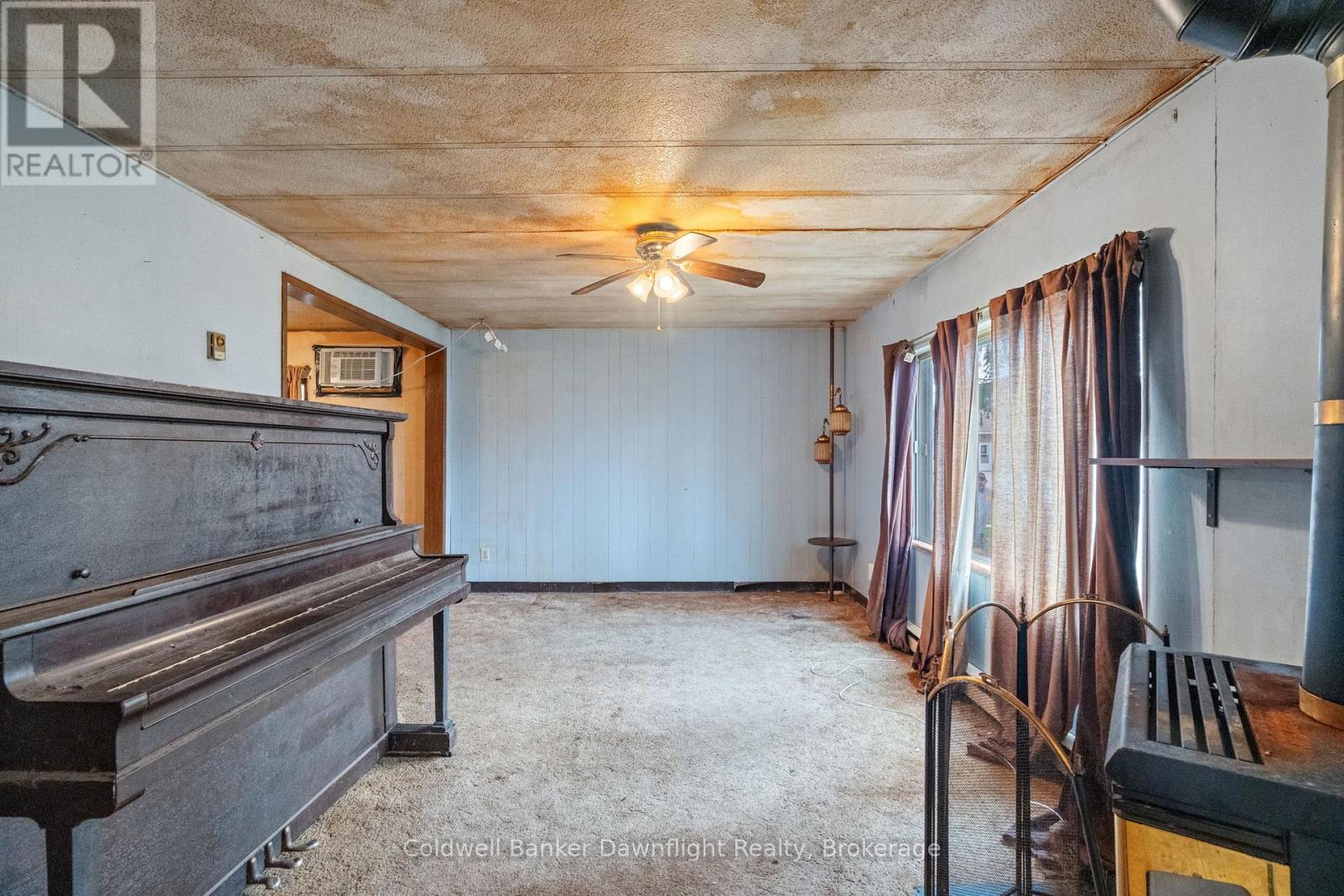 215 Prince Alfred Street, South Huron, Ontario  N0M 1K0 - Photo 7 - X12108371