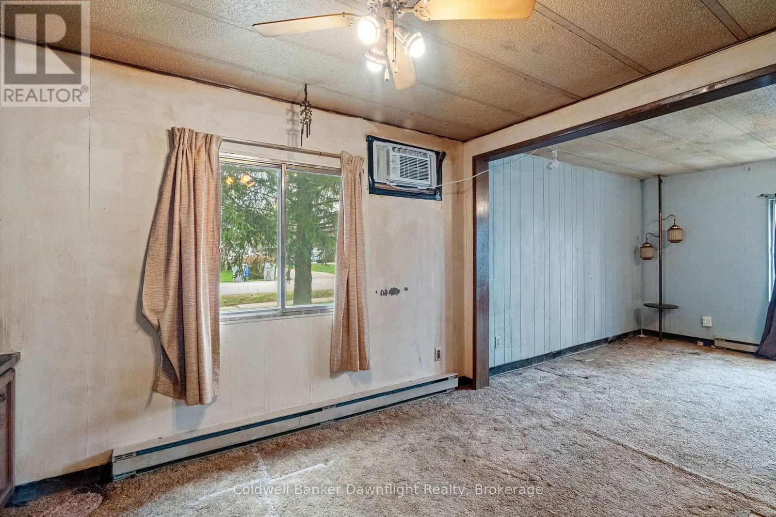 215 Prince Alfred Street, South Huron, Ontario  N0M 1K0 - Photo 9 - X12108371
