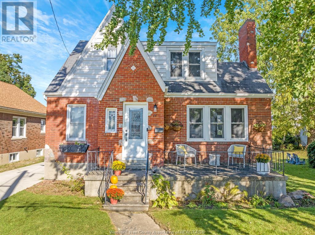 Property at 11 COLLEGE image 2