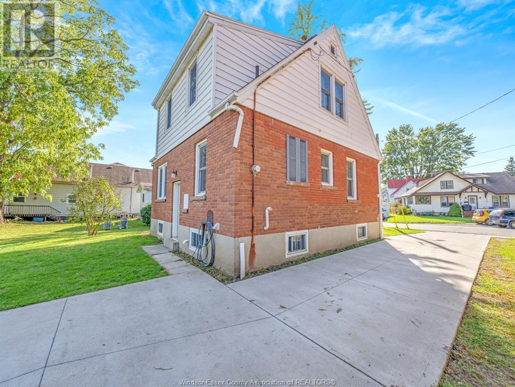 11 College, Chatham, Ontario  N7M 4W7 - Photo 6 - 25010377