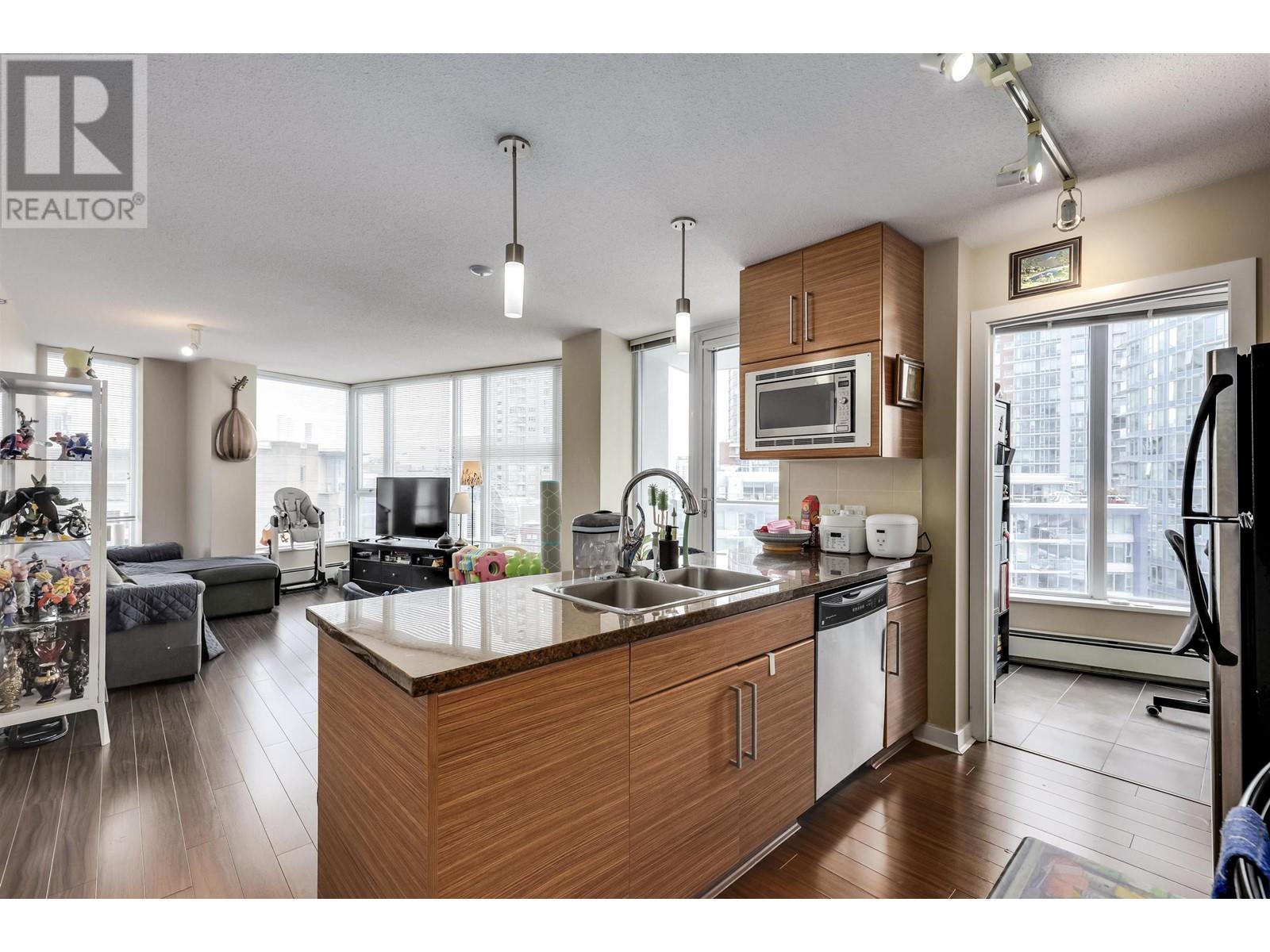 Listing Picture 3 of 25 : 1006 188 KEEFER PLACE, Vancouver / 溫哥華 - 魯藝地產 Yvonne Lu Group - MLS Medallion Club Member