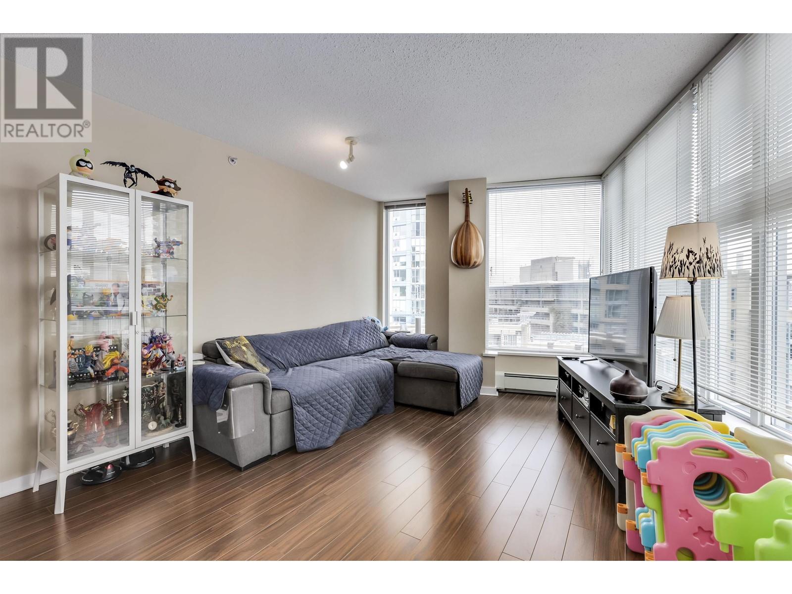 Listing Picture 6 of 25 : 1006 188 KEEFER PLACE, Vancouver / 溫哥華 - 魯藝地產 Yvonne Lu Group - MLS Medallion Club Member