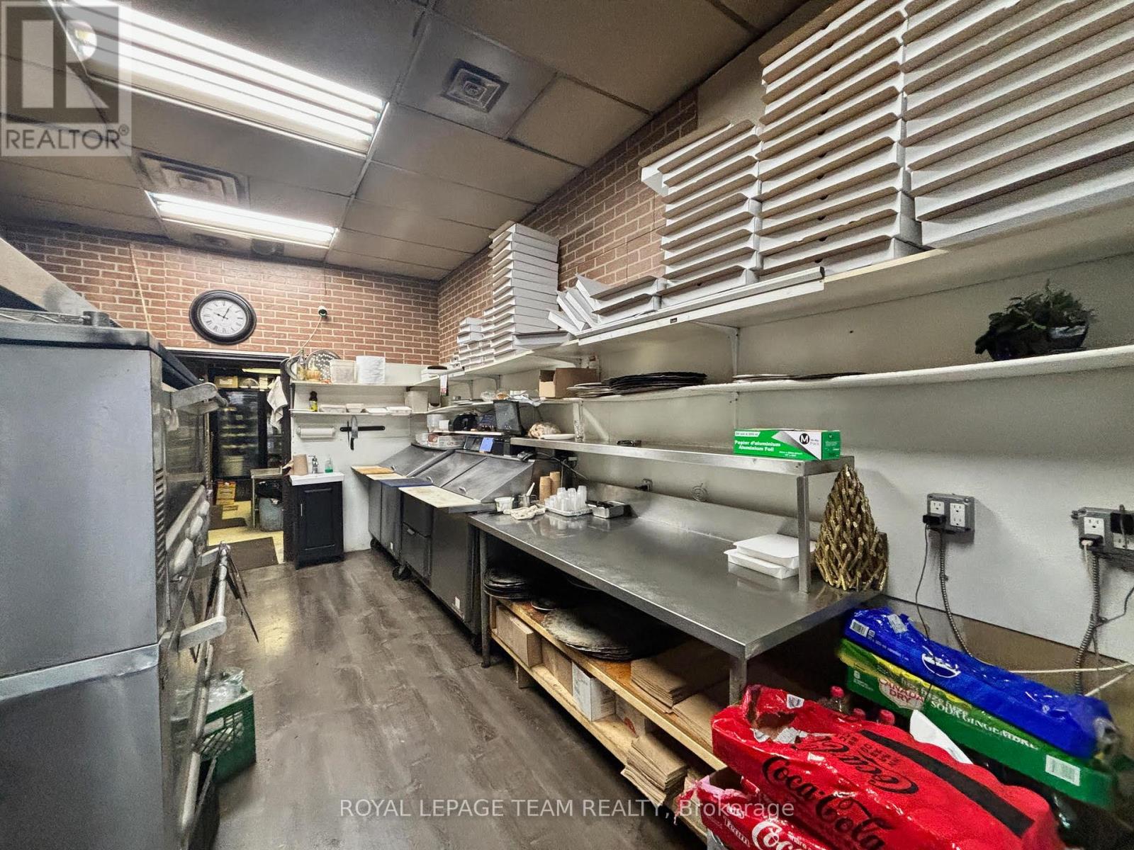 211 Gilmour Street, Ottawa, Ontario  K2P 0N9 - Photo 4 - X12108315