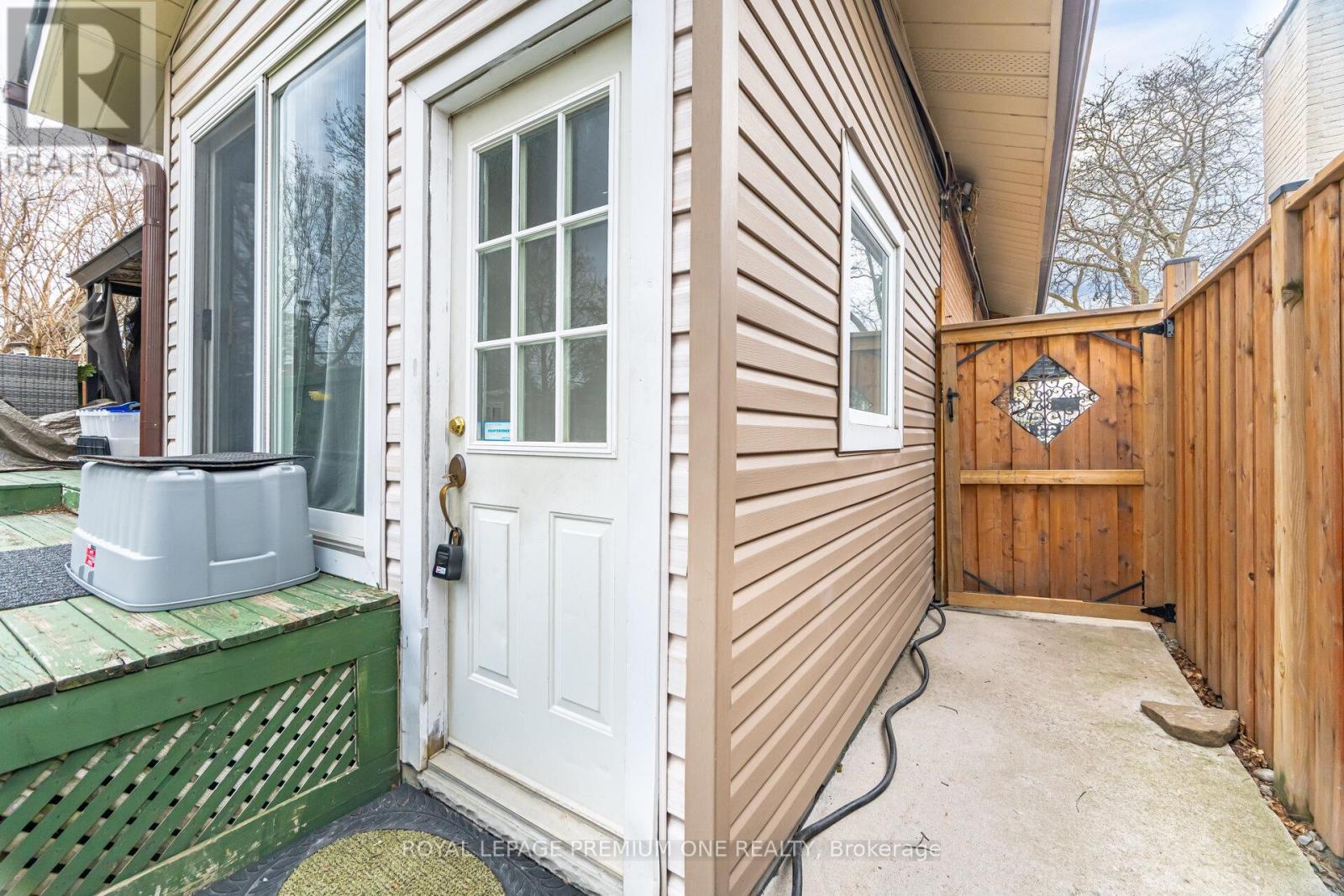 Property at BSMT - 7 BONNECHERE CRESCENT image 3