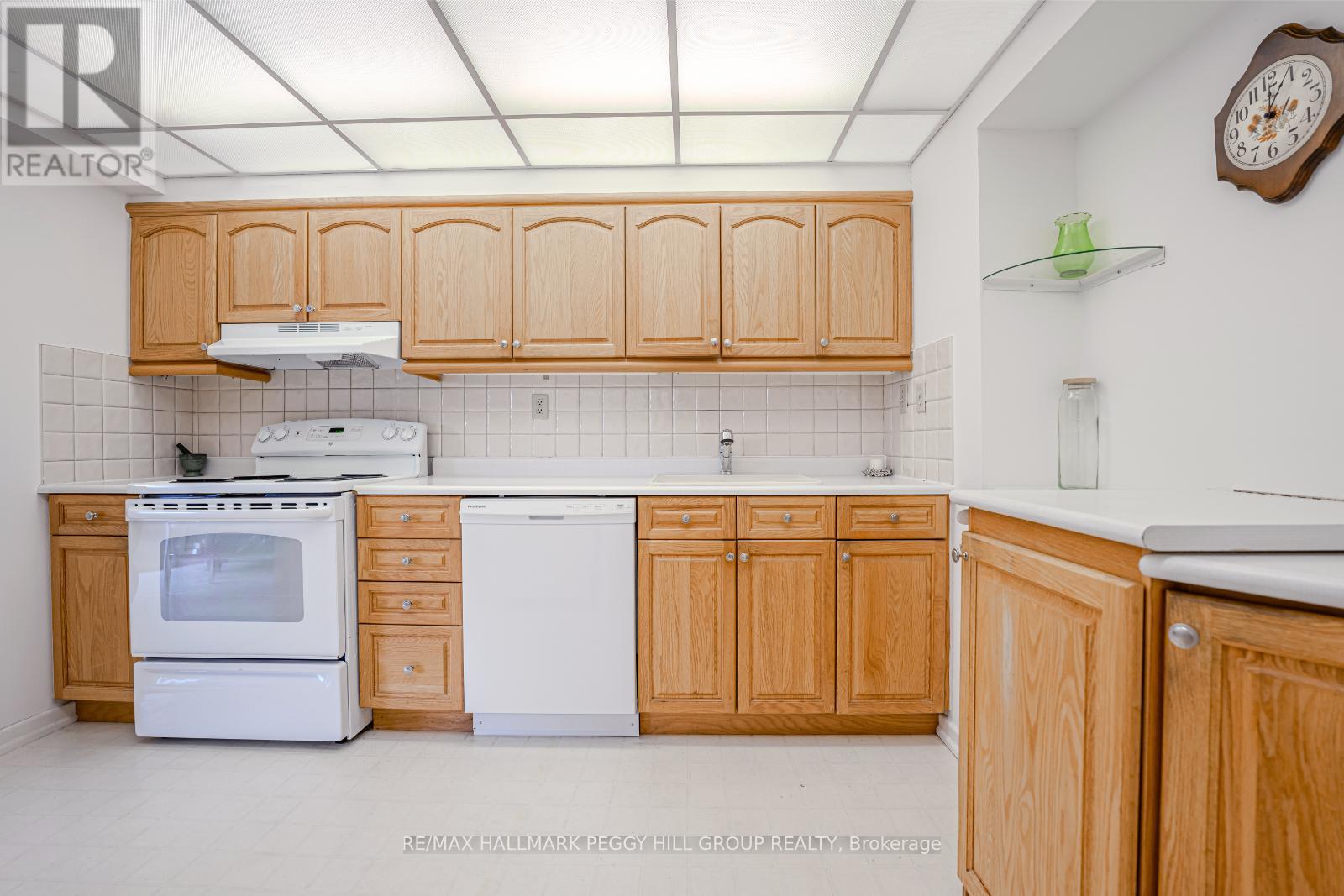 Property at 206 - 181 COLLIER STREET image 3