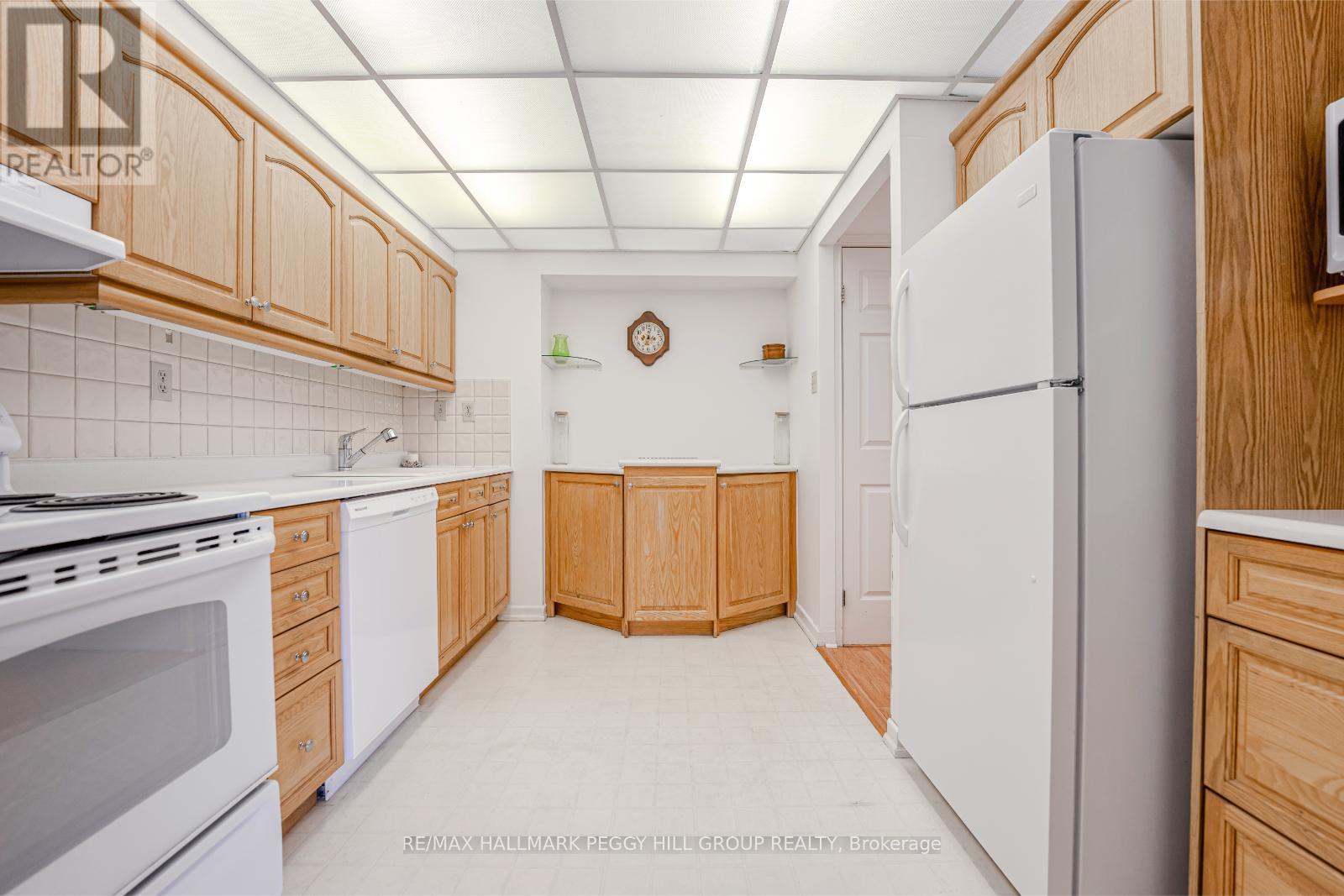 Property at 206 - 181 COLLIER STREET image 4