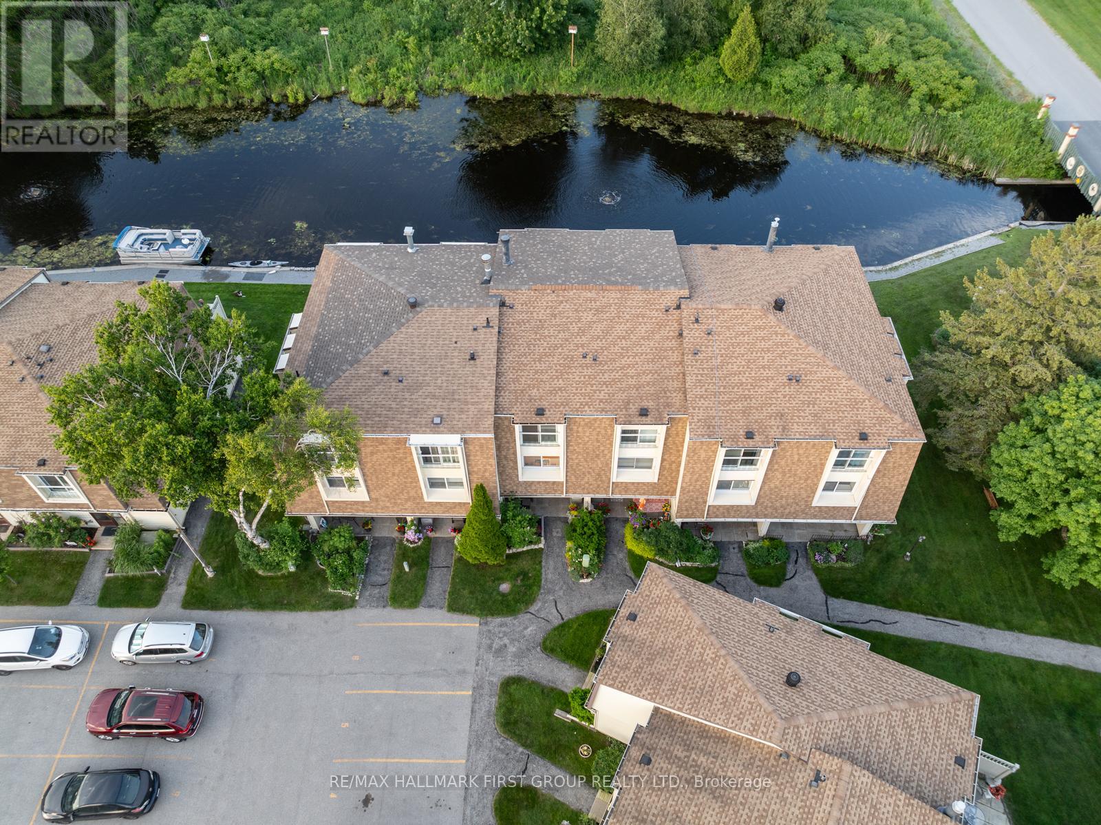Property at 9 - 4 PARADISE BOULEVARD image 2