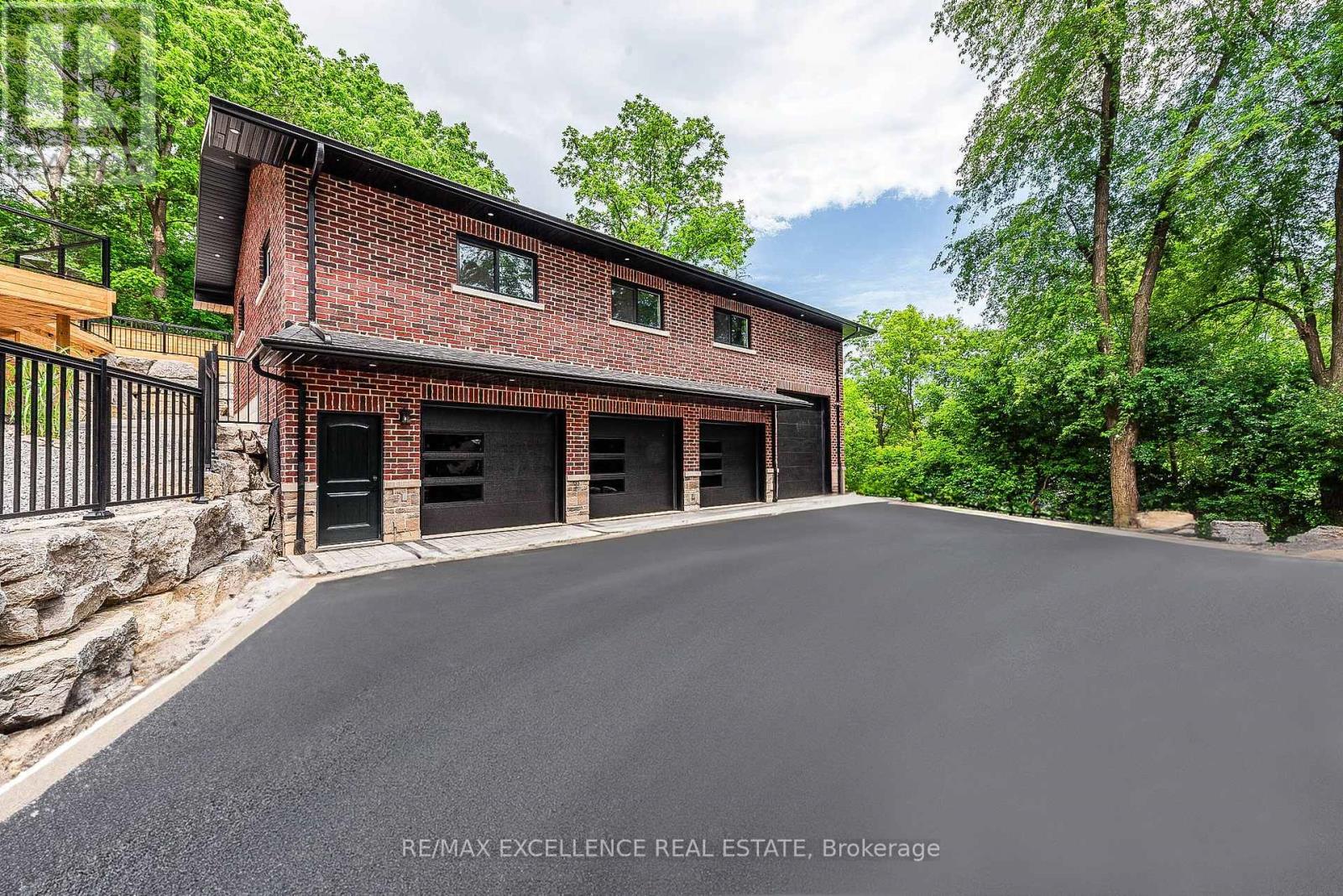 Property at 8949 MISSISSAUGA ROAD image 3