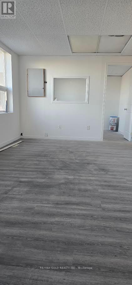 2nd Floor #201 - 105 Kennedy Road S, Brampton, Ontario  L6W 3G2 - Photo 4 - W12108396