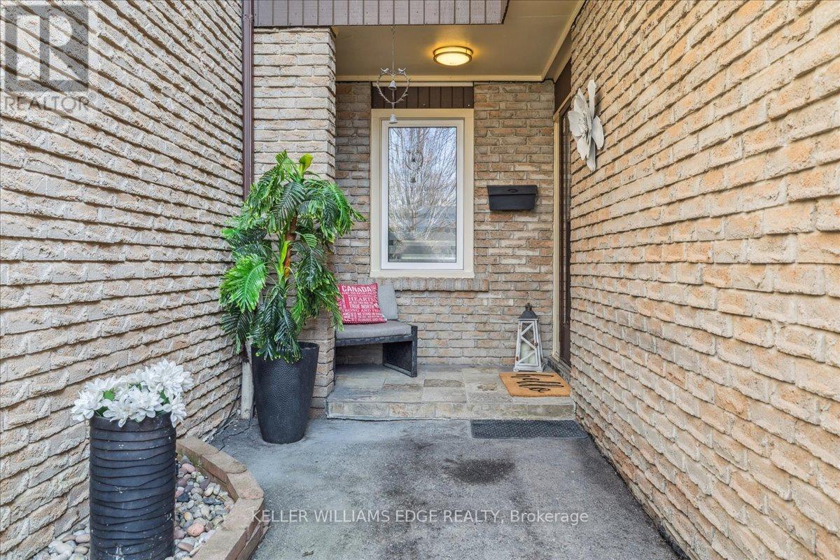 Property at 150 - 2301 CAVENDISH DRIVE image 3